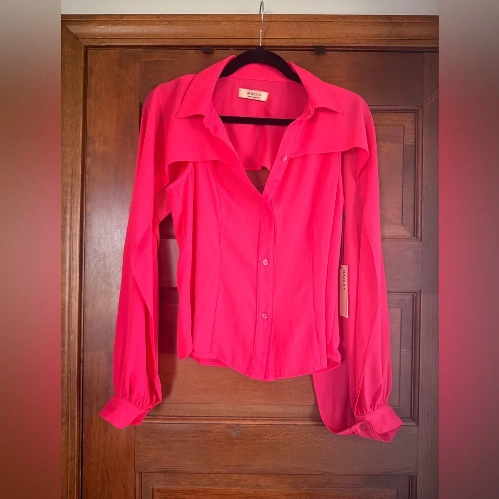 Revolve Siff Blouse in Fuchsia from Bailey 44 🎀 - Picture 4 of 8